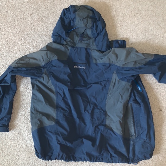 Columbia rain jacket - Picture 3 of 3